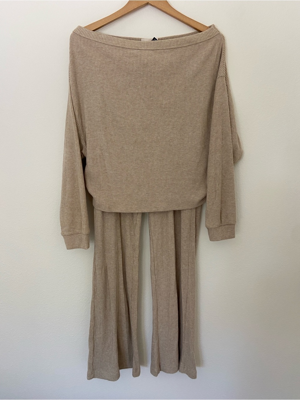 NWT Universal Threads Ribbed Two-Piece Lounge Set in Oatmeal